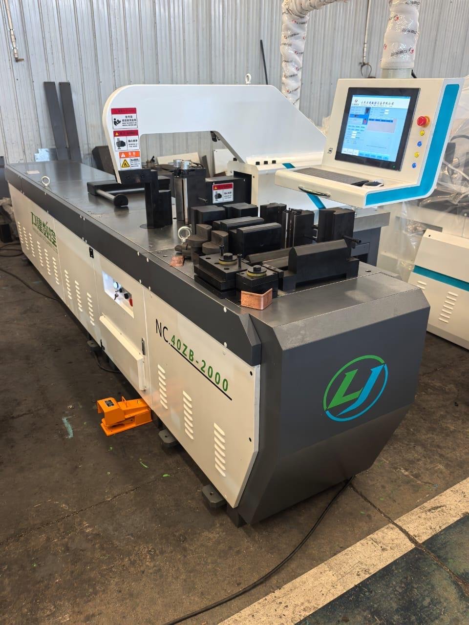 CNC band saw NC.40ZB-2000