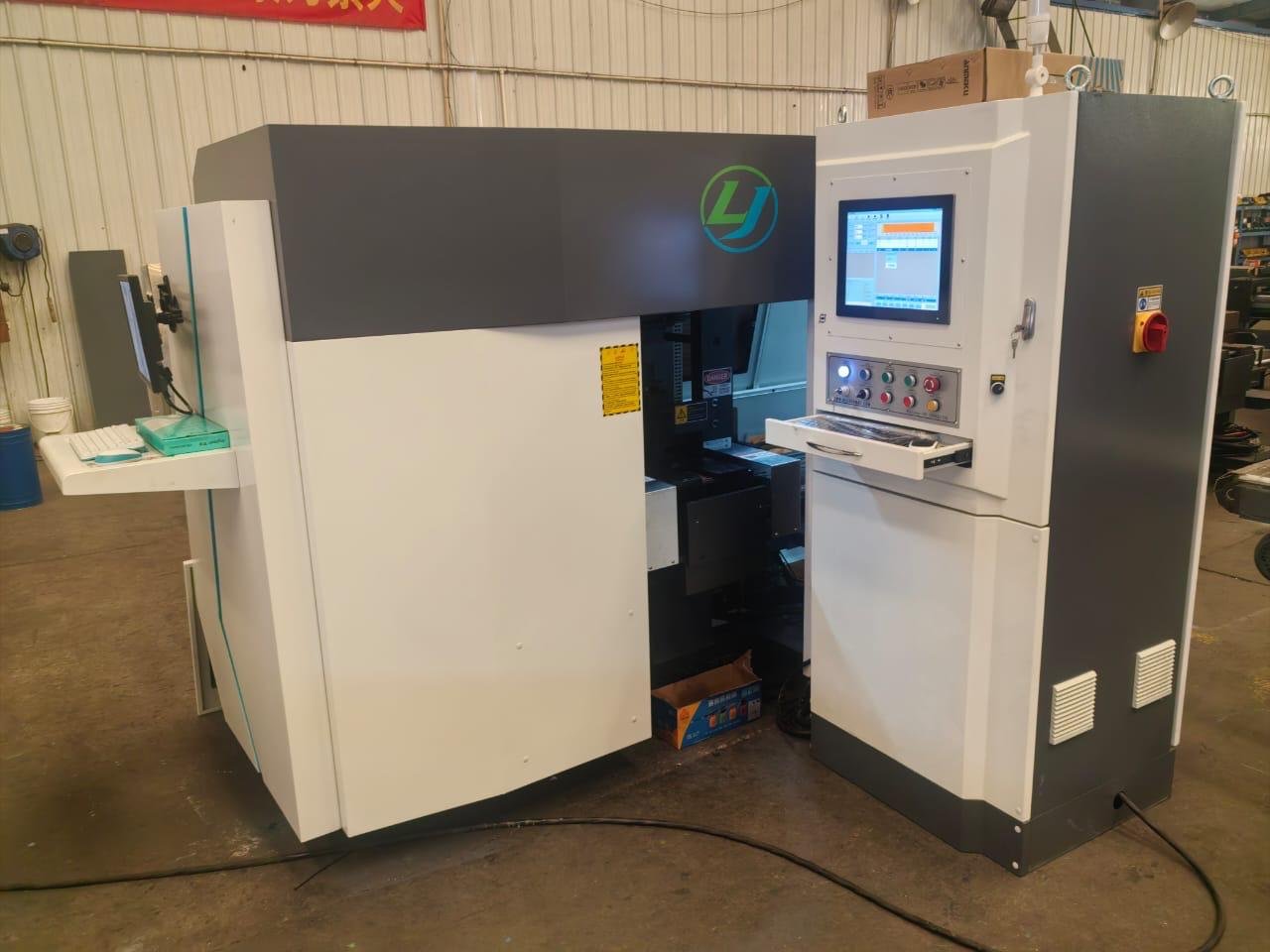 CNC bending machine with HMI control